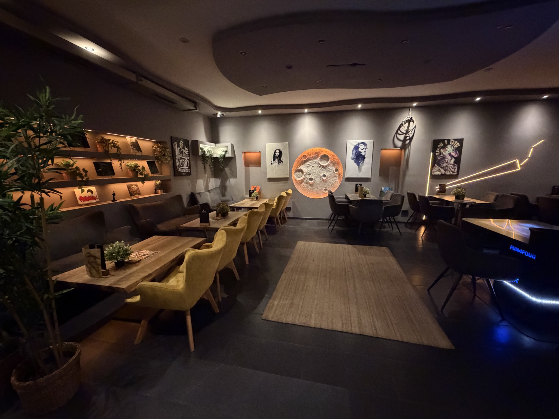 Moonrock's Lounge